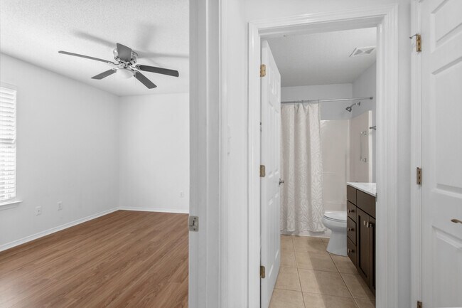 Building Photo - 383 Mirabelle Dr