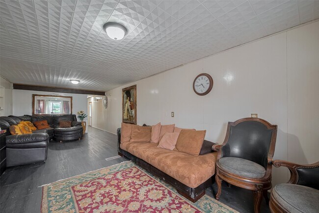 Building Photo - 2316 Green Meadows Dr