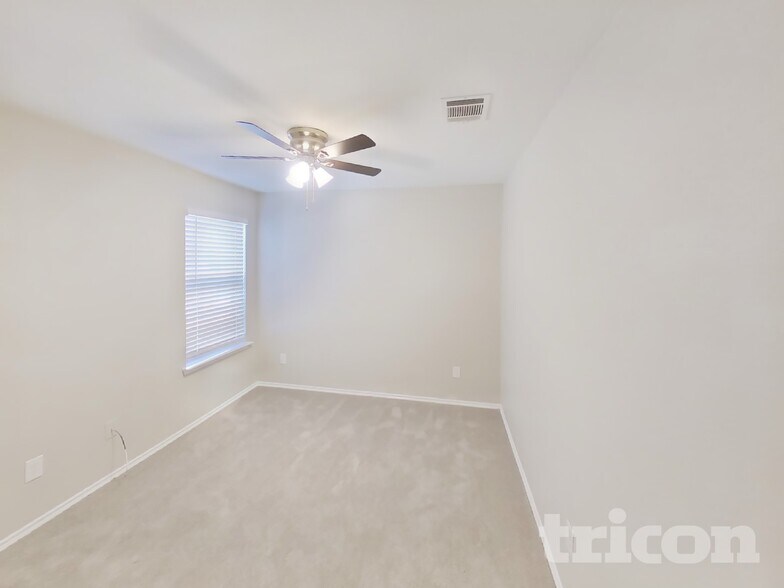 Building Photo - 1114 Bellevue Dr