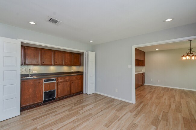 Building Photo - 2103 Winged Foot Dr