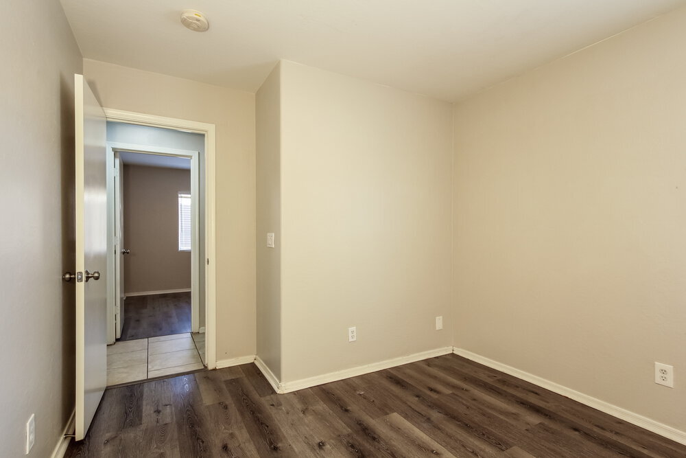 Building Photo - 12622 W Bloomfield Rd