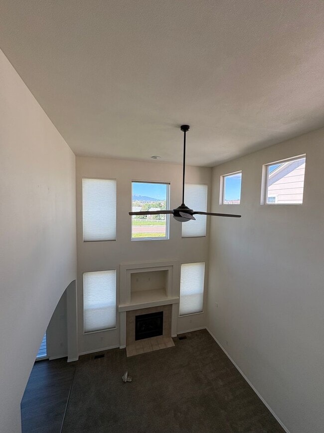 Building Photo - Stunning 2-Story 4 Bedroom Home With Finished Walk-Out Basement and Bonus Room