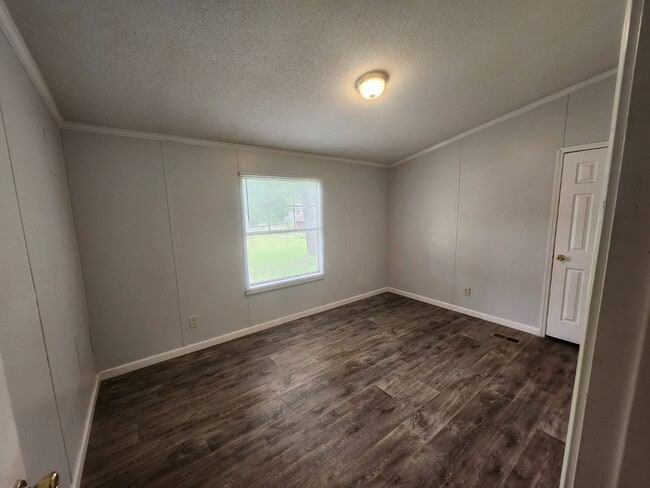 Building Photo - 76 Thompson Cir