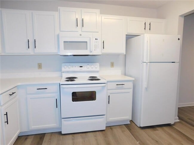 Building Photo - 37 Rock Garden Pl