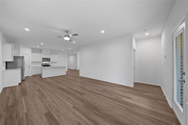 Building Photo - 4905 Blue Beetle Rdg Dr