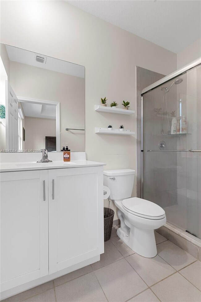 Building Photo - 10653 W 32nd Ln