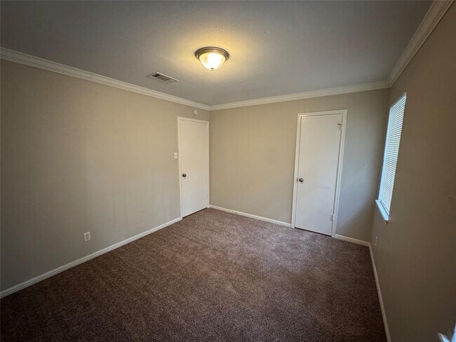 Building Photo - 16511 Courtland Cir