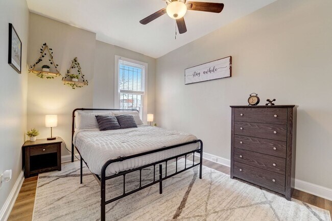 Building Photo - Calvert Street Unit 3 (N.)