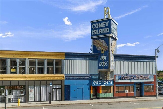 Building Photo - 70 Southbridge St