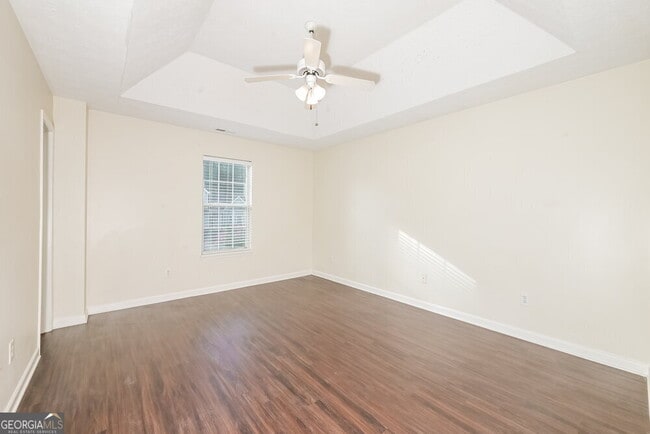 Building Photo - 2770 Lake Park Ridge W