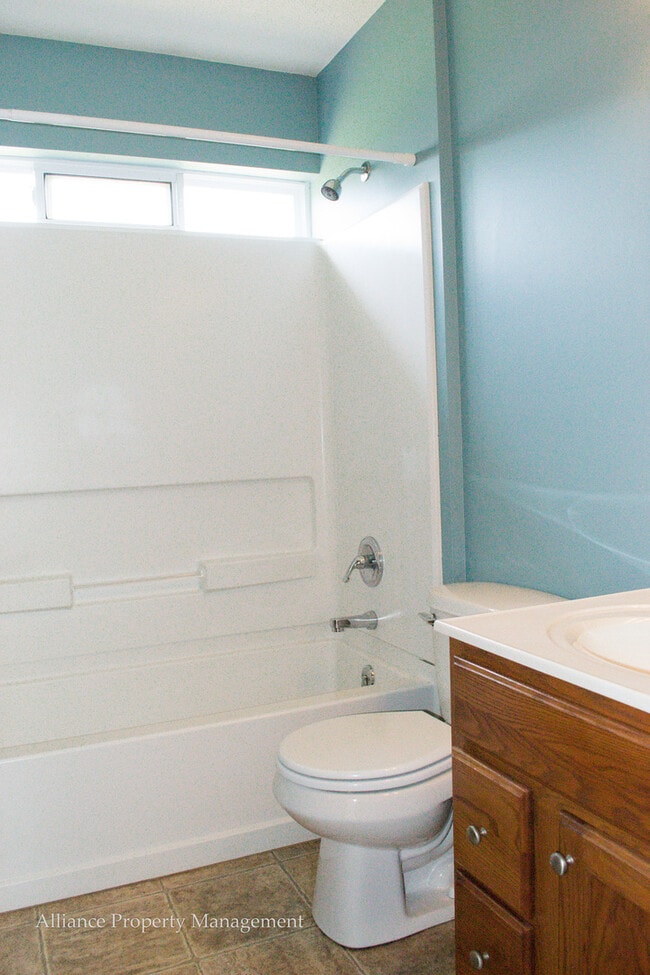 Building Photo - Brookmont Dr. 516-518