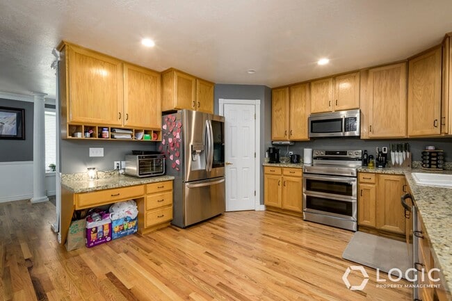 Building Photo - Beautiful Home in Kaysville UT!