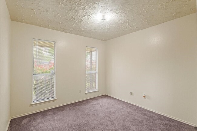 Building Photo - 8731 Croteau Dr
