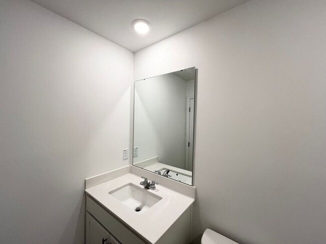 Building Photo - 658 Mirkwood Ave