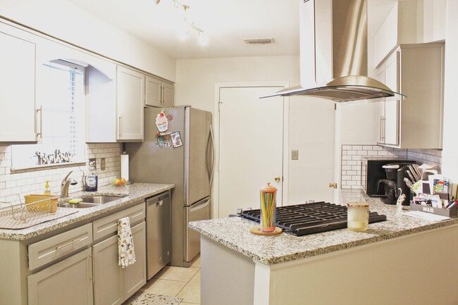 Building Photo - 159 Meadowbrook Ct