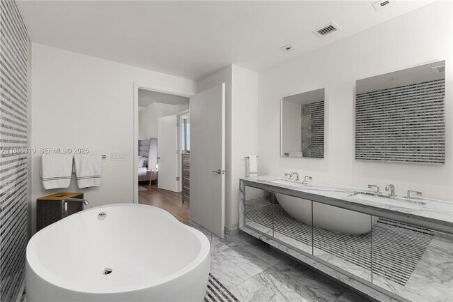 Building Photo - 788 NE 23rd St