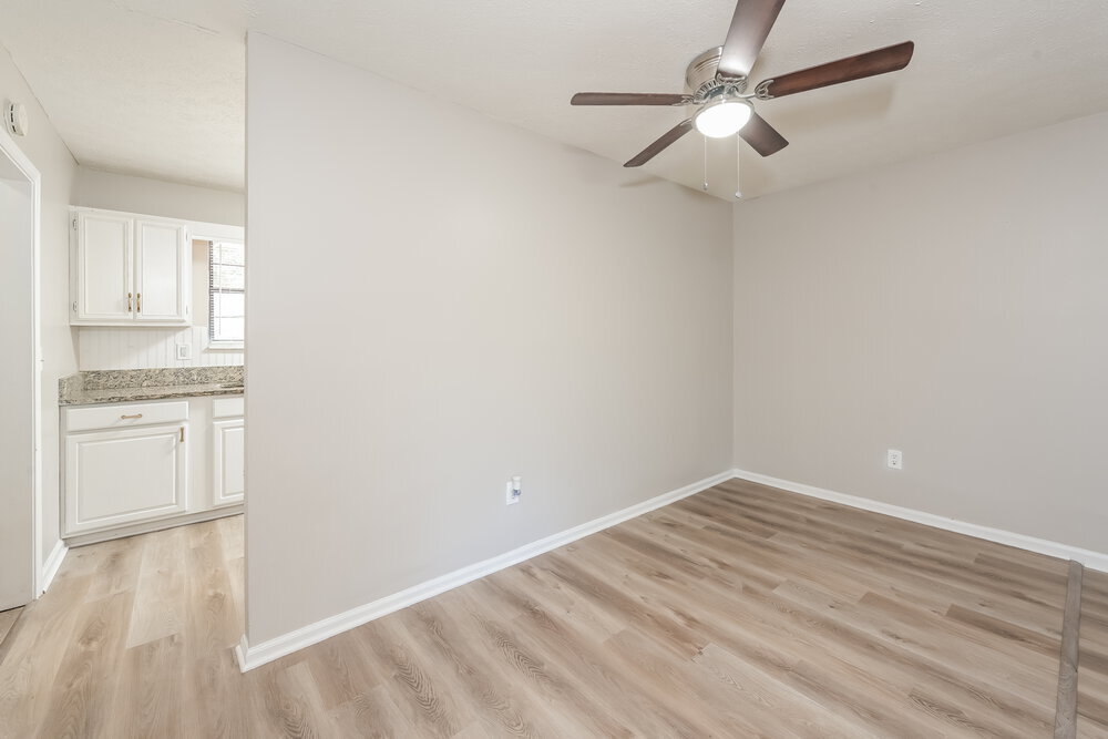 Building Photo - 5877 Bobbin Ln
