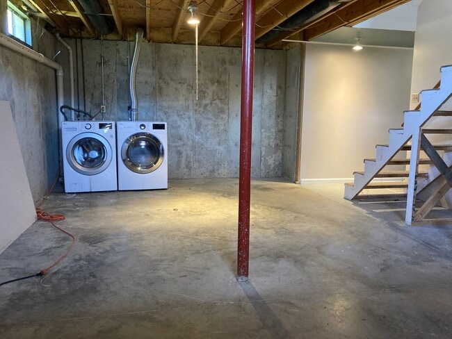 Building Photo - **Backyard offers County Setting in City L...