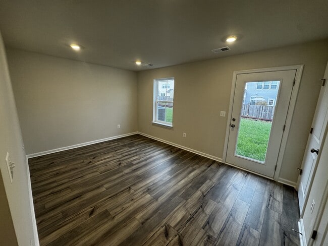 Building Photo - 109 Brashear Ct