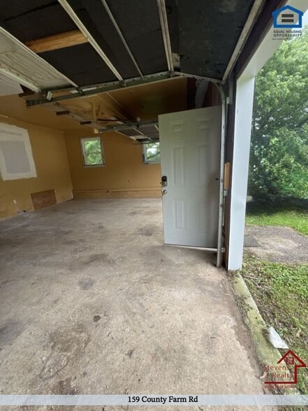 Building Photo - 159 County Farm Rd