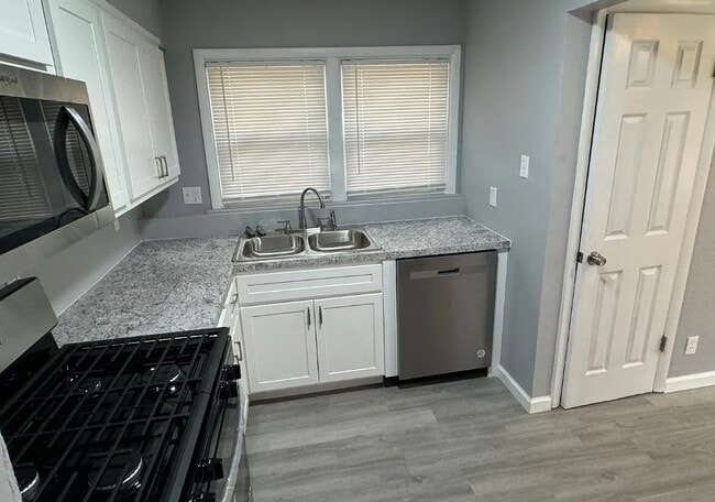 Building Photo - 8576 Kathlyn Dr