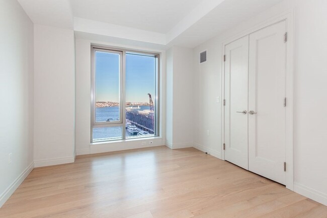Building Photo - 133 Seaport Blvd