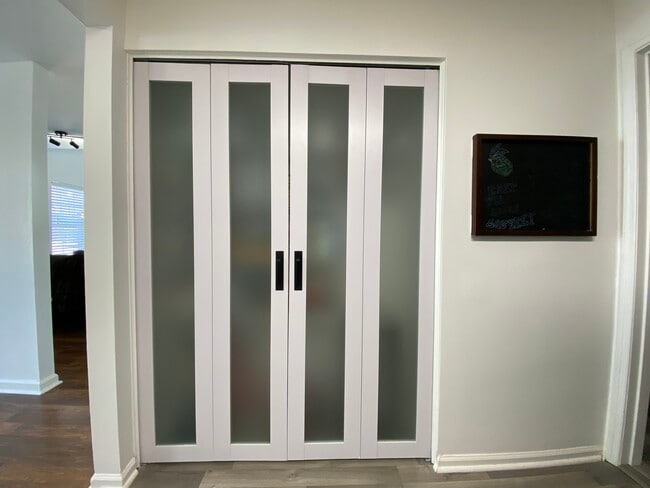 Building Photo - 2200 Parkside Dr