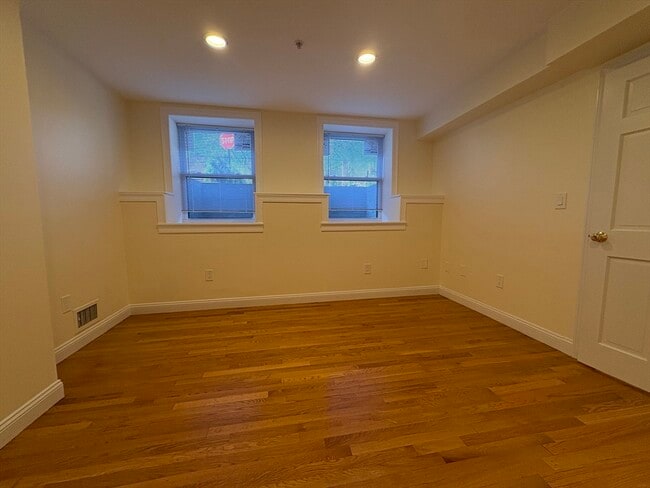 Building Photo - 1801 Beacon St