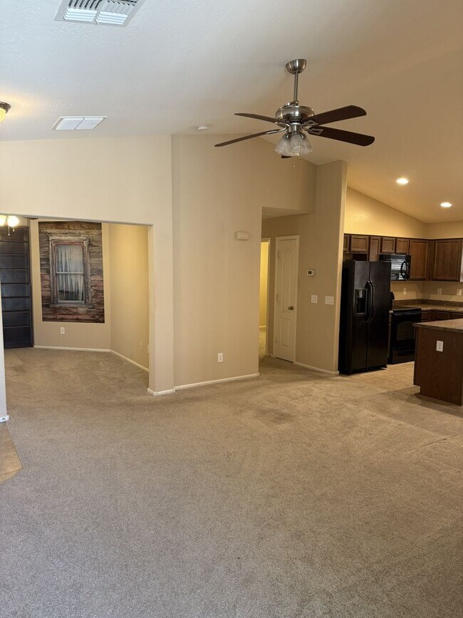 Building Photo - 40397 W Sanders Way