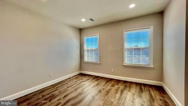 Building Photo - 2001 Middleton St