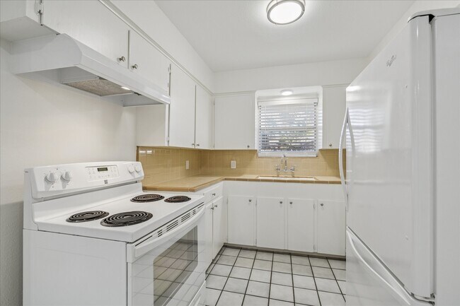 Building Photo - 6314 Mobud Dr