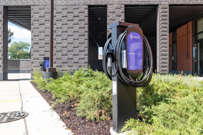 Building Photo - 3107 Cottonwood Ln