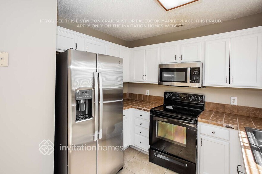 Building Photo - 9906 Sweet Plum Dr