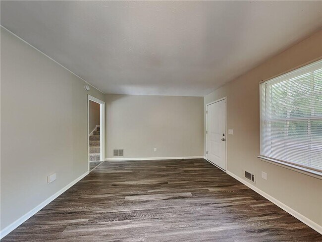 Building Photo - 5992 Monterey Dr