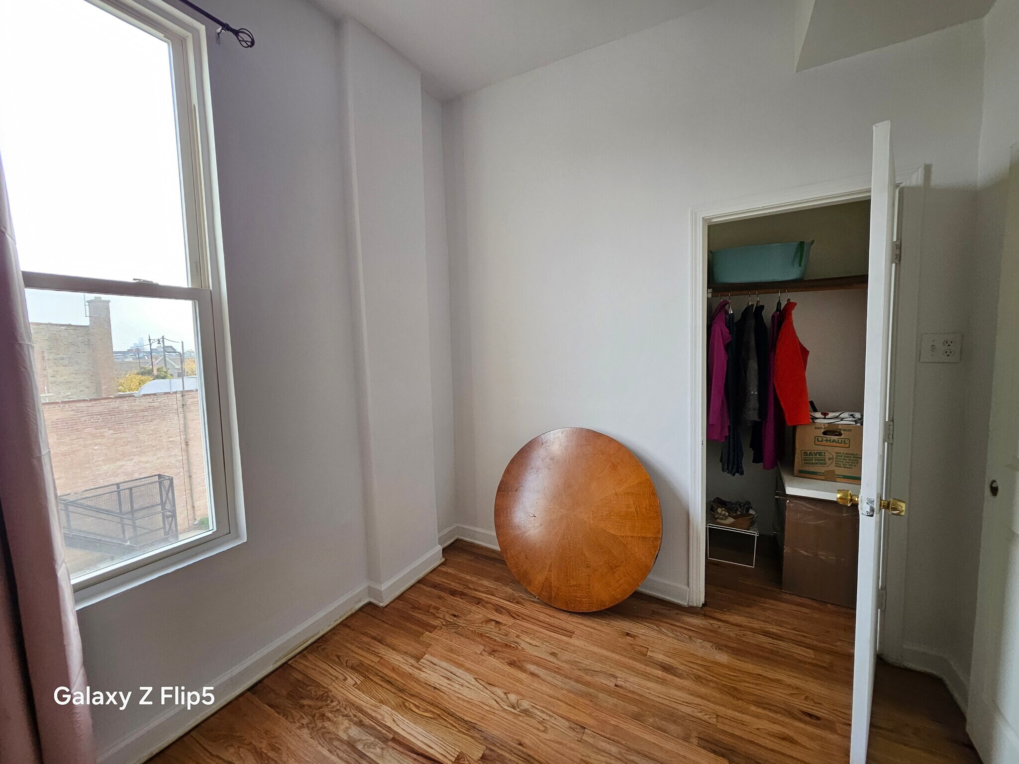 east bedroom 2 - 2417 W Warren Blvd