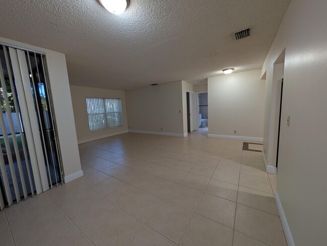 Building Photo - 3830 Coral Tree Cir