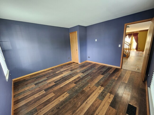 Building Photo - 5512 Stonybrook Dr
