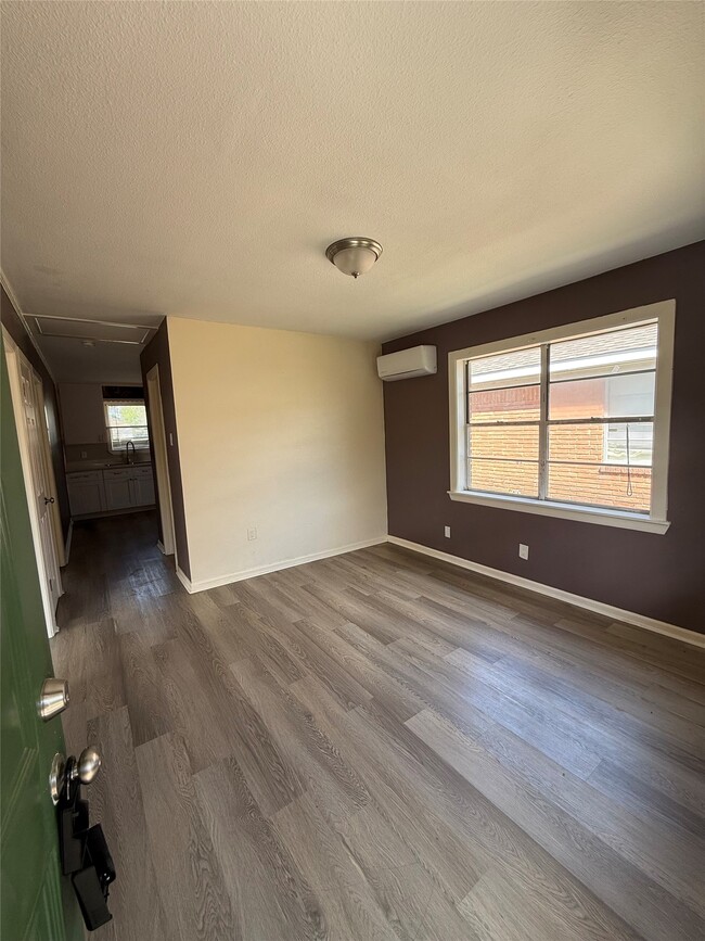 Building Photo - 1311 Malvern St