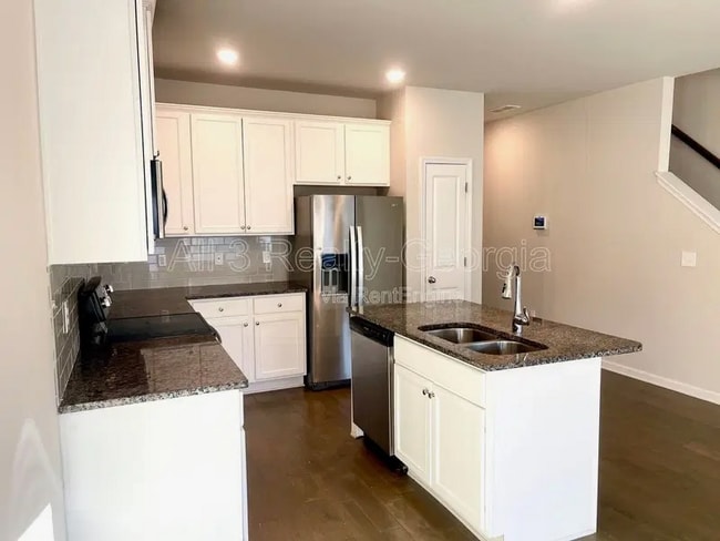 Building Photo - 1400 Smith St SE