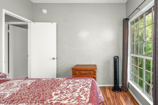 Building Photo - FULLY FURNISHED, 2/1.5 2nd floor condo in Keonekai Villages.