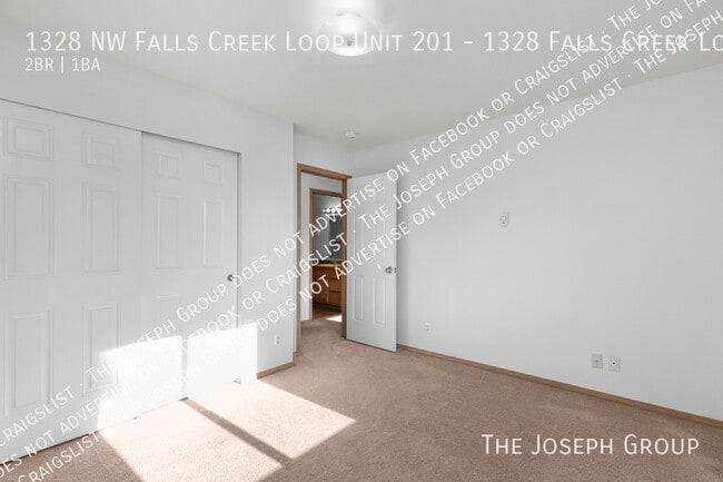 Building Photo - 1328 NW Falls Creek Loop