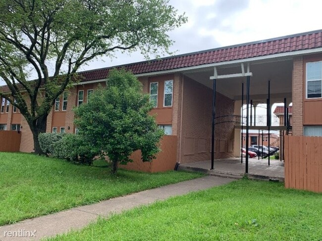 Building Photo - 110 N Jupiter Rd