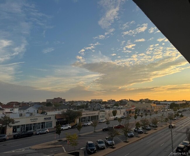 Building Photo - 235 W Park Ave