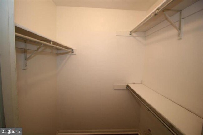 Building Photo - 681 Rose Hollow Dr
