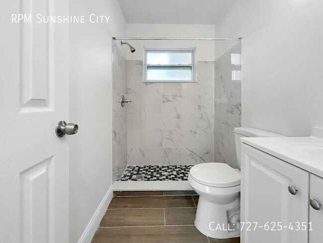 Building Photo - 9814 110th Ln N