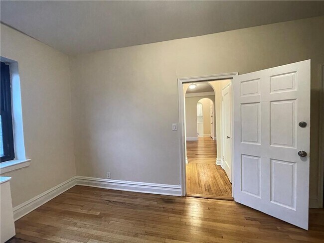 Building Photo - 110 Stonelea Pl