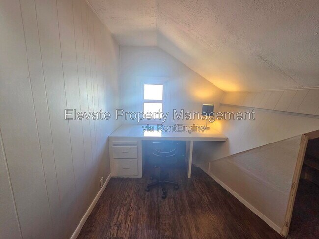 Building Photo - 4225 Clendon Way