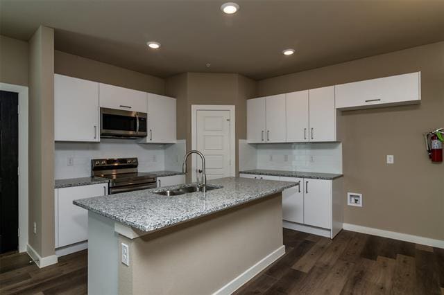 Building Photo - 703 Harvest Moon Dr