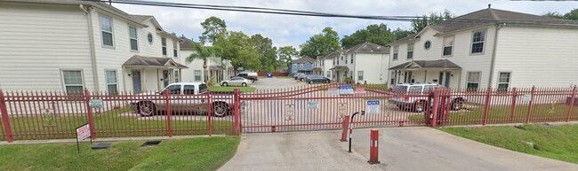 Building Photo - Duplex For Lease