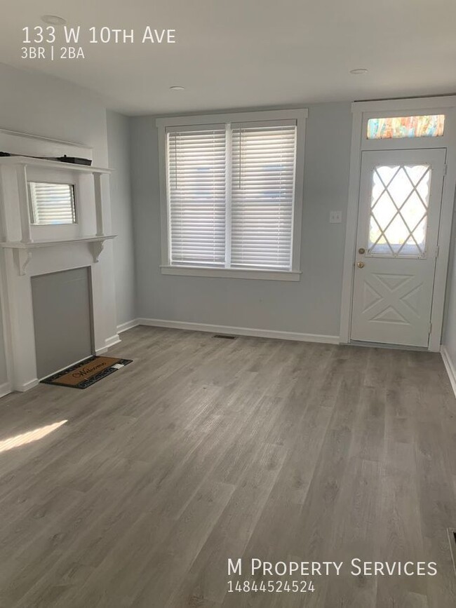 Building Photo - Beautifully Renovated 3 Bedroom, 2 Full Ba...